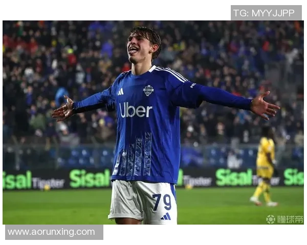 绿茵新星尼科帕斯:谁能摘下这颗闪耀的皇冠?皇马、巴萨、曼城,豪门齐聚,争夺未来之星!